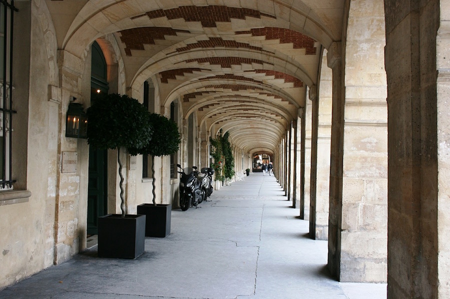 Visiter La Place Des Vosges Paris