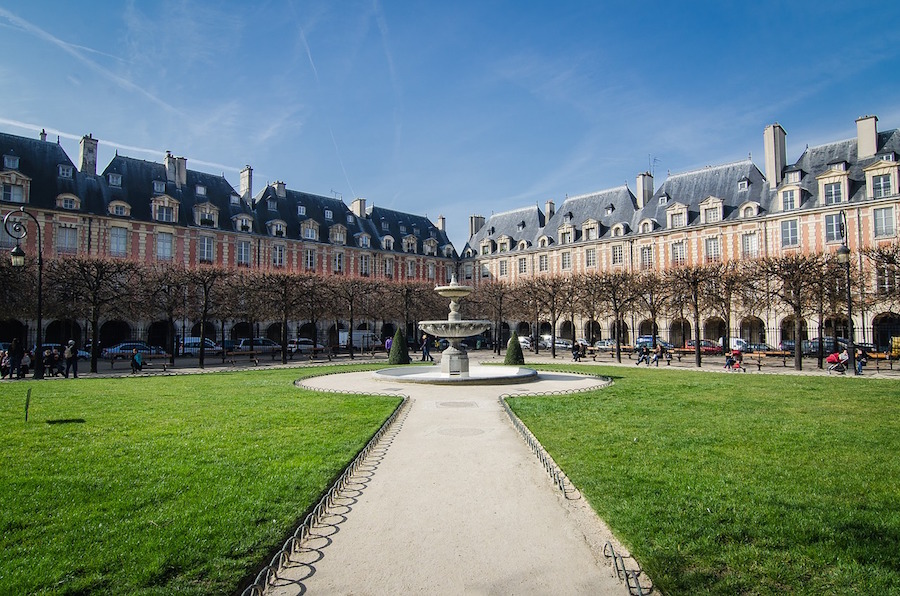 place des vosges jardin paris