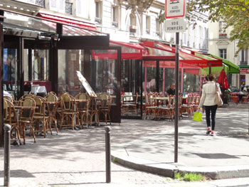 terrasses des restaurants place Toudouze, Paris 75009