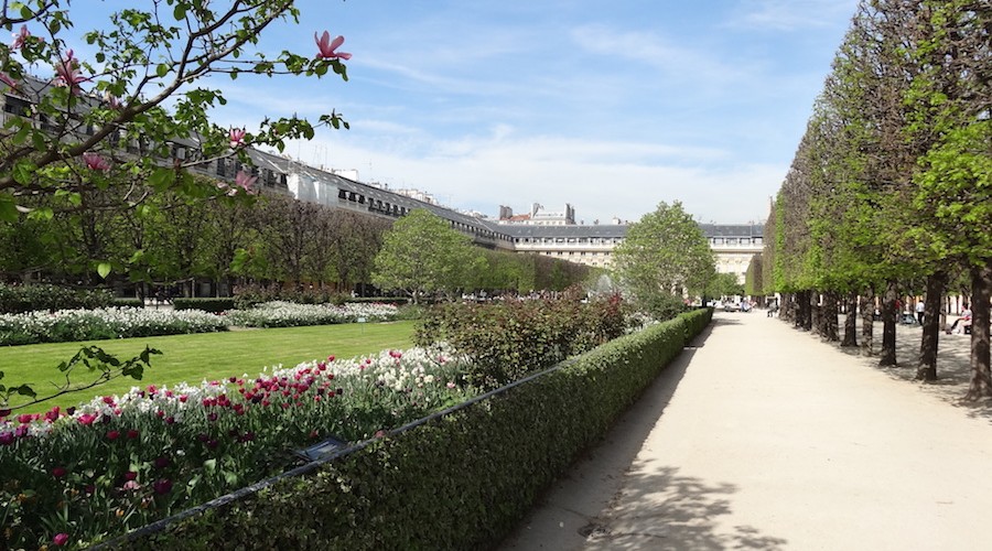  Jardin  du palais Royal Un jour de plus  Paris