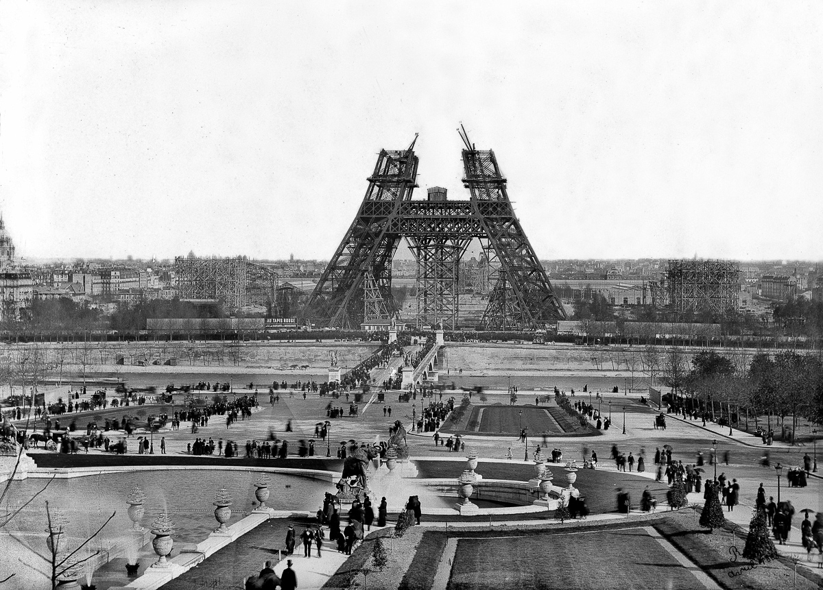 premiere photo de la tour eiffel