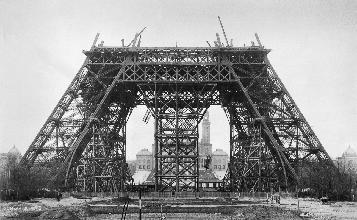 construction tour eiffel video