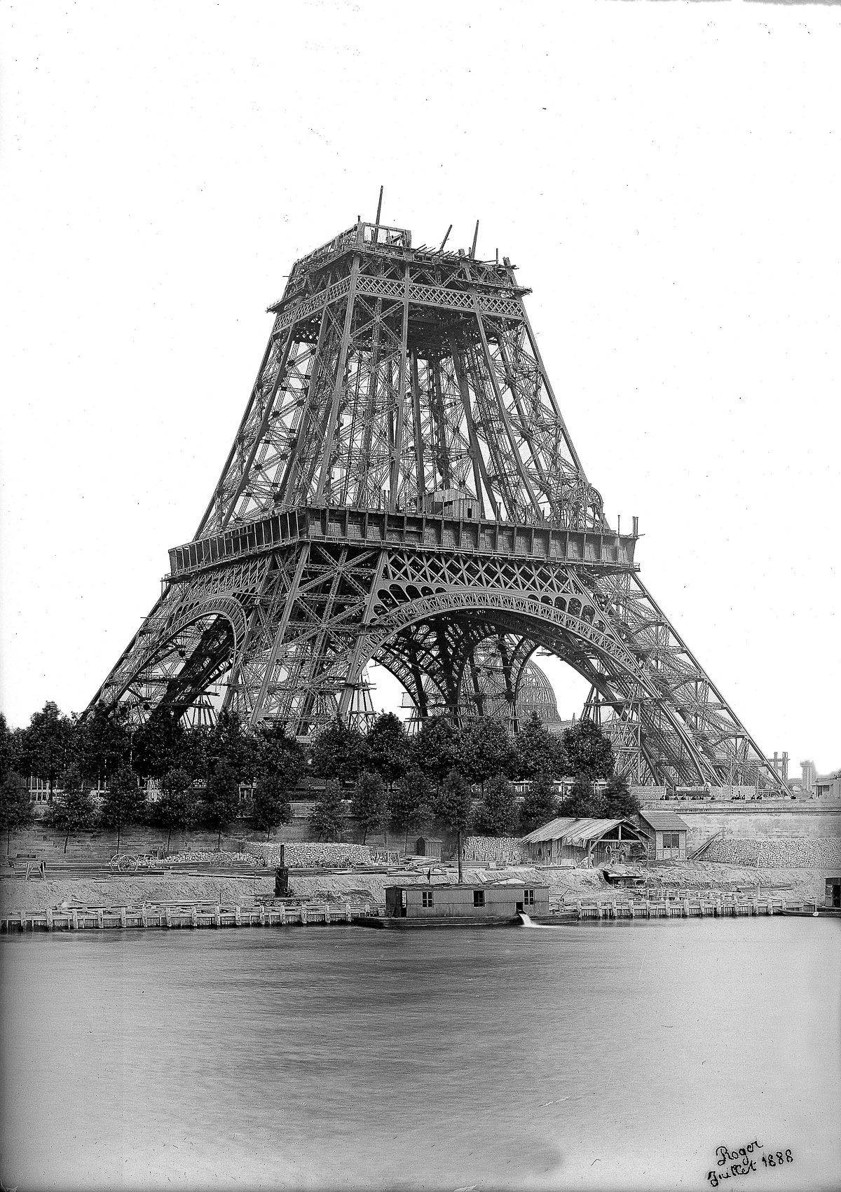 tour eiffel paris construction