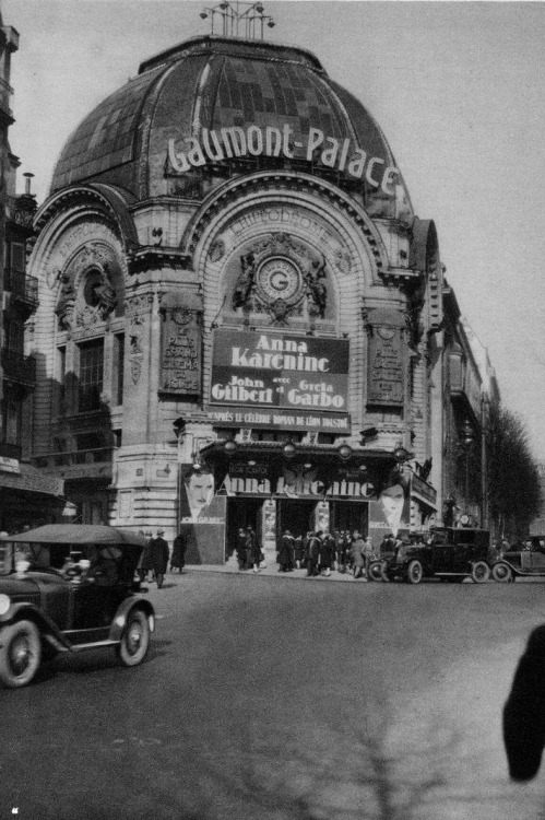 Place Clichy Gaumont Cinema Paris 1920 Germaine Krull