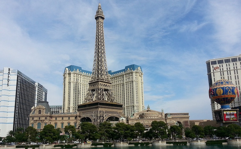 Copies, replicas and reproductions of the Eiffel Tower in China