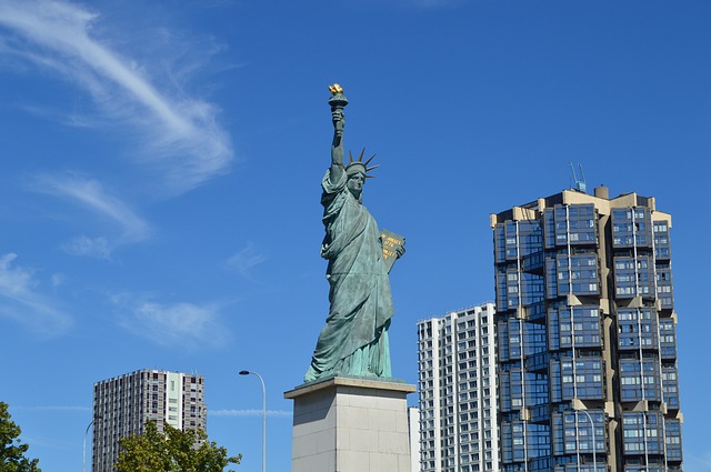 statue de la liberte paris