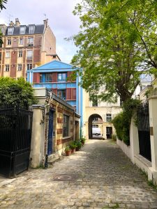Rue Ballu, one of the prettiest streets in the 9th arrondissement | Un ...